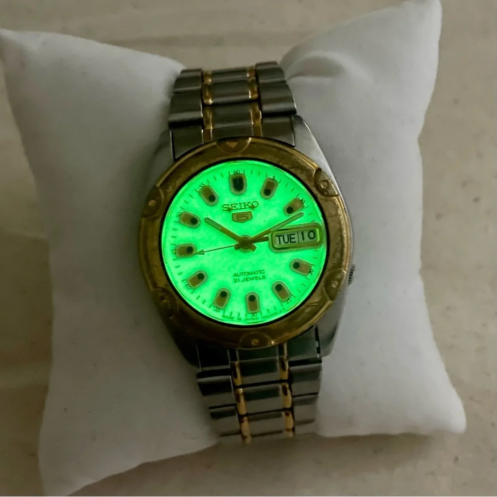 Seiko 5 Vintage 1997 Automatic Full Lume Dial 7S26-6030 -  Needs Regulation - Picture 5 of 14
